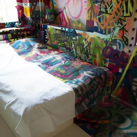 Albergue Box61 Art Concept Flat *