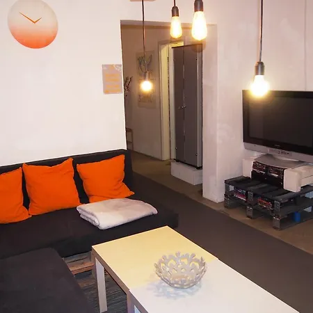 Albergue Box61 Art Concept Flat *